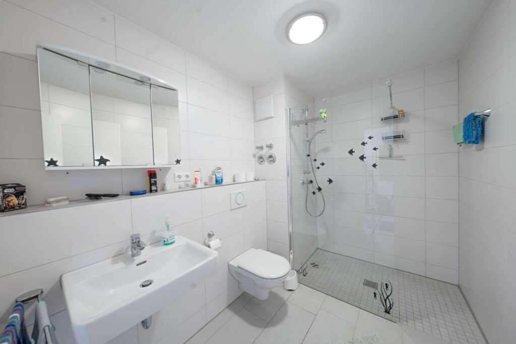 Bad mit Dusche