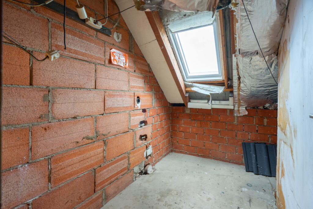 Ausbauzimmer / ggf kleines Bad